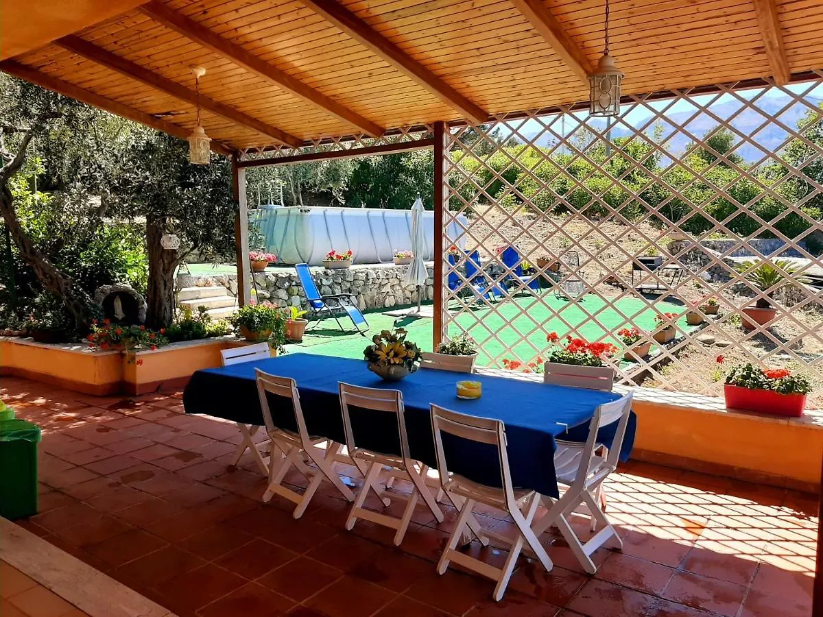 Lomarchi Holiday Home Carini 0*,  Italie